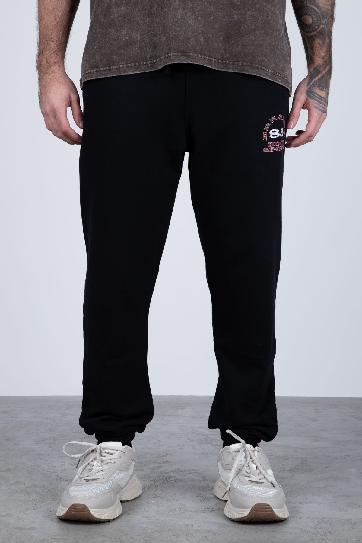 Jogger Comfy Goldd Negro