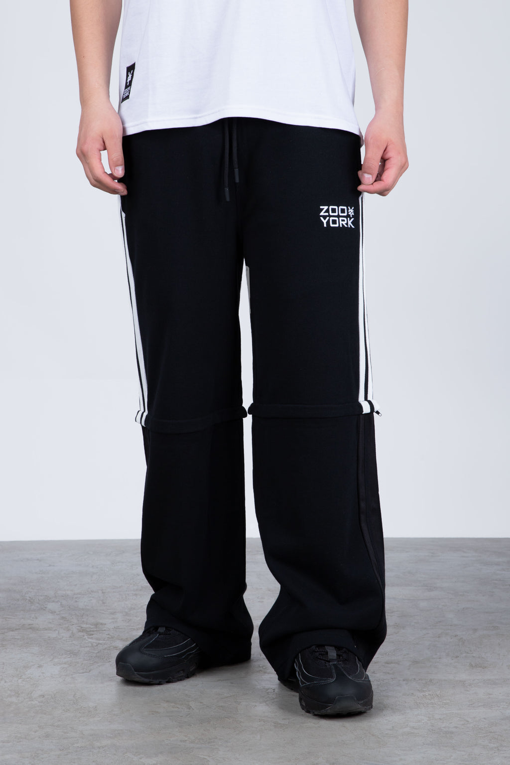 Jogger Regular Con Cierre Off Meaning Negro