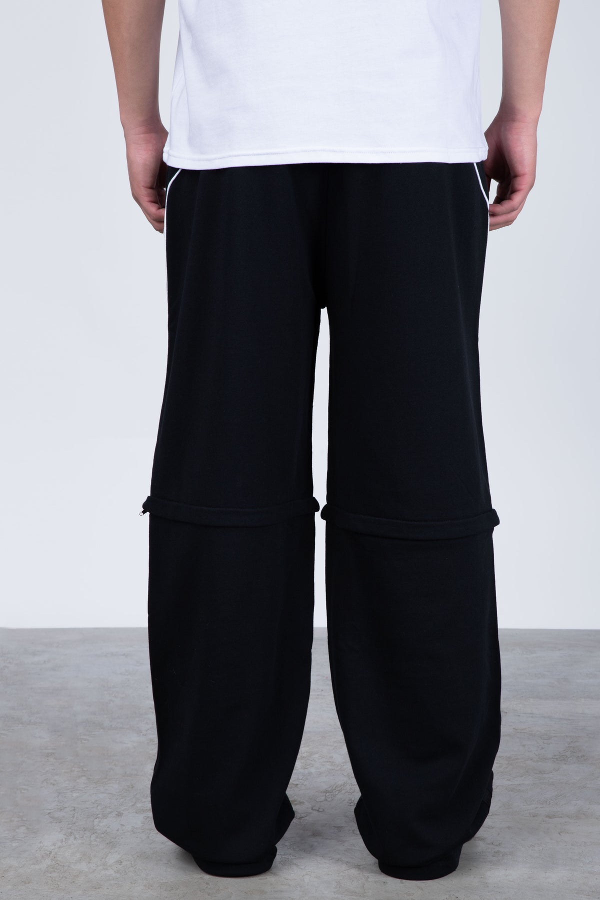 Jogger Regular Con Cierre Off Meaning Negro