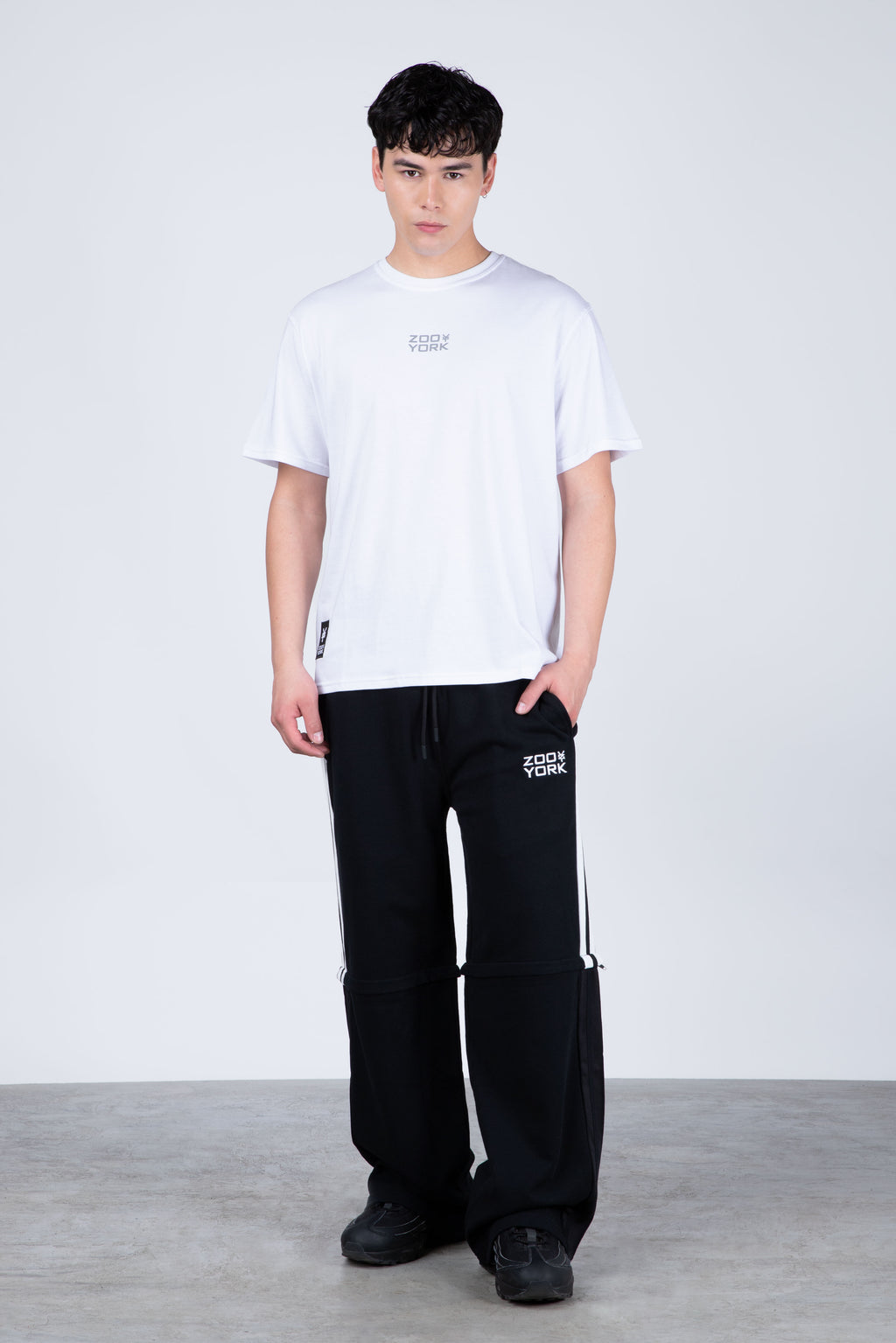 Jogger Regular Con Cierre Off Meaning Negro