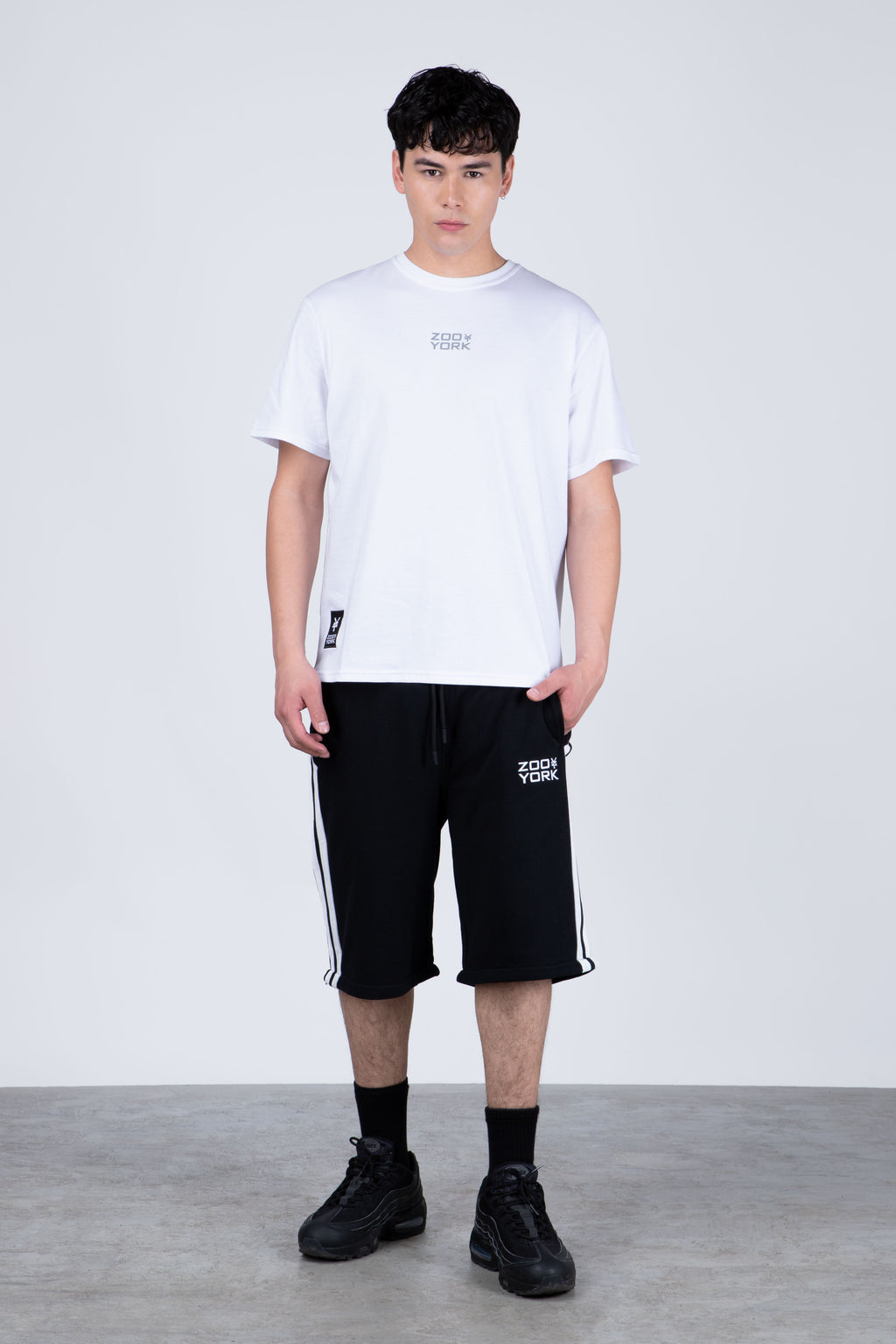 Jogger Regular Con Cierre Off Meaning Negro