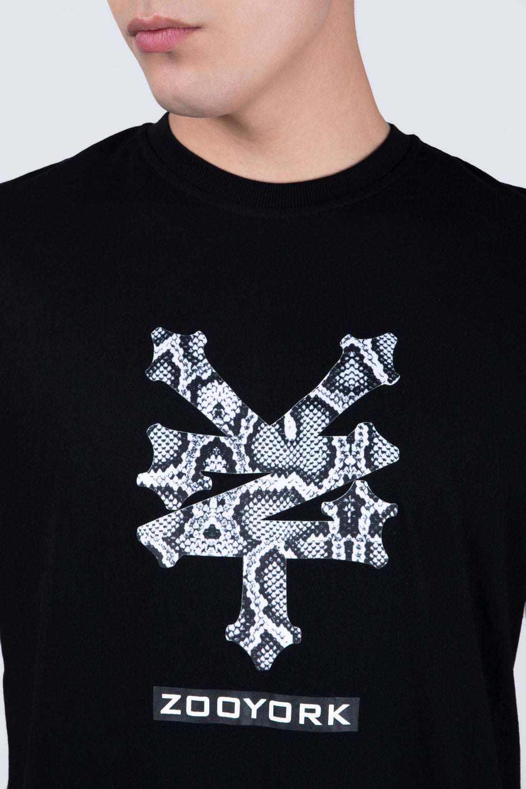 Polera Manga Corta Snake Negro