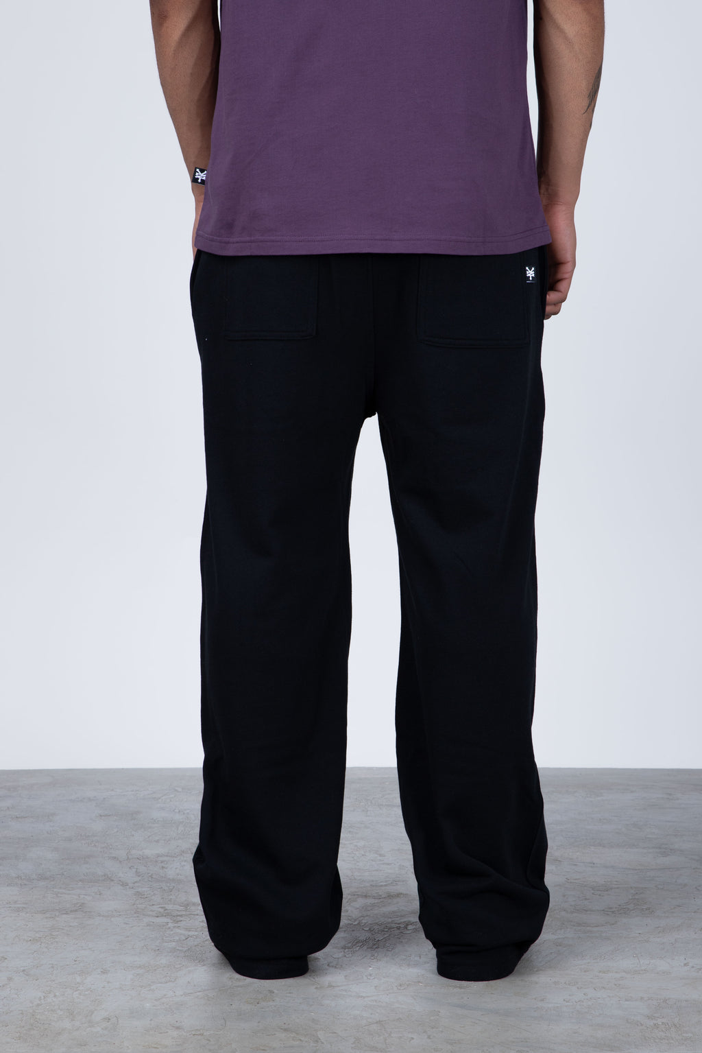 Jogger Straight Roots Negro