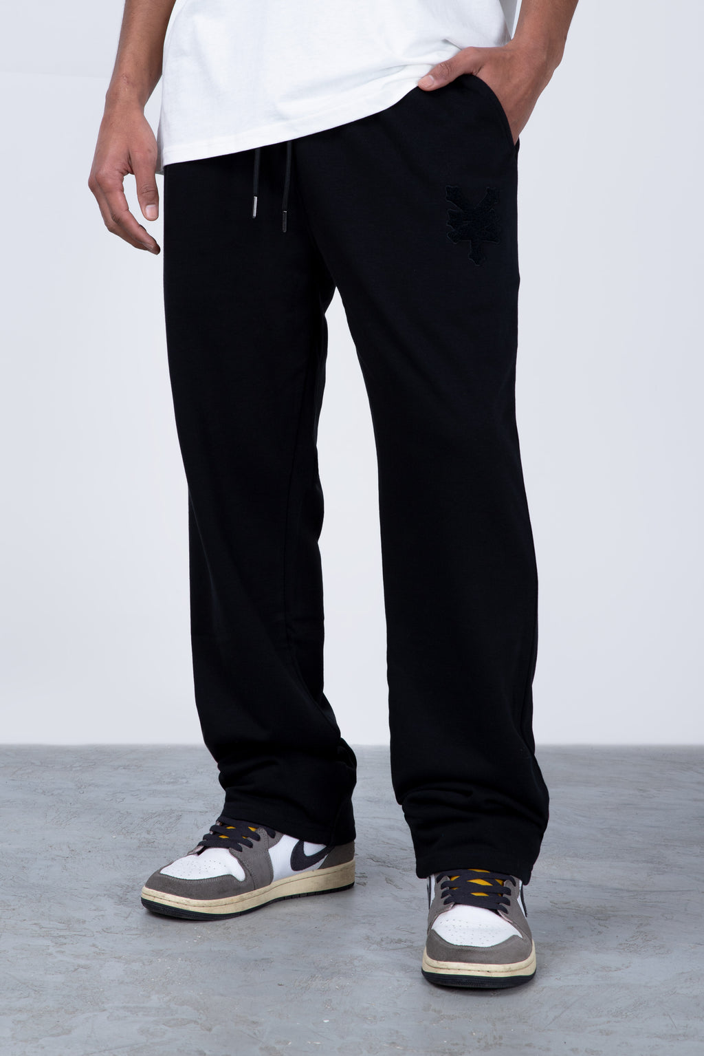 Jogger Straight Greyscale Negro