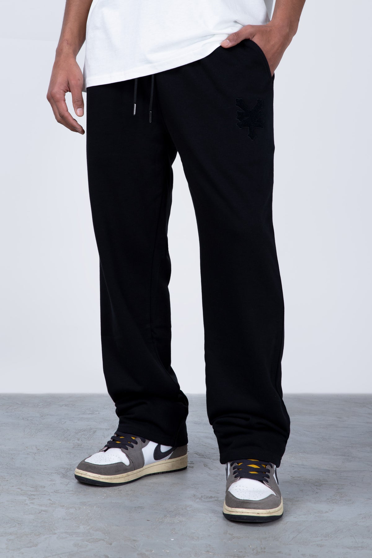 Jogger Straight Greyscale Negro