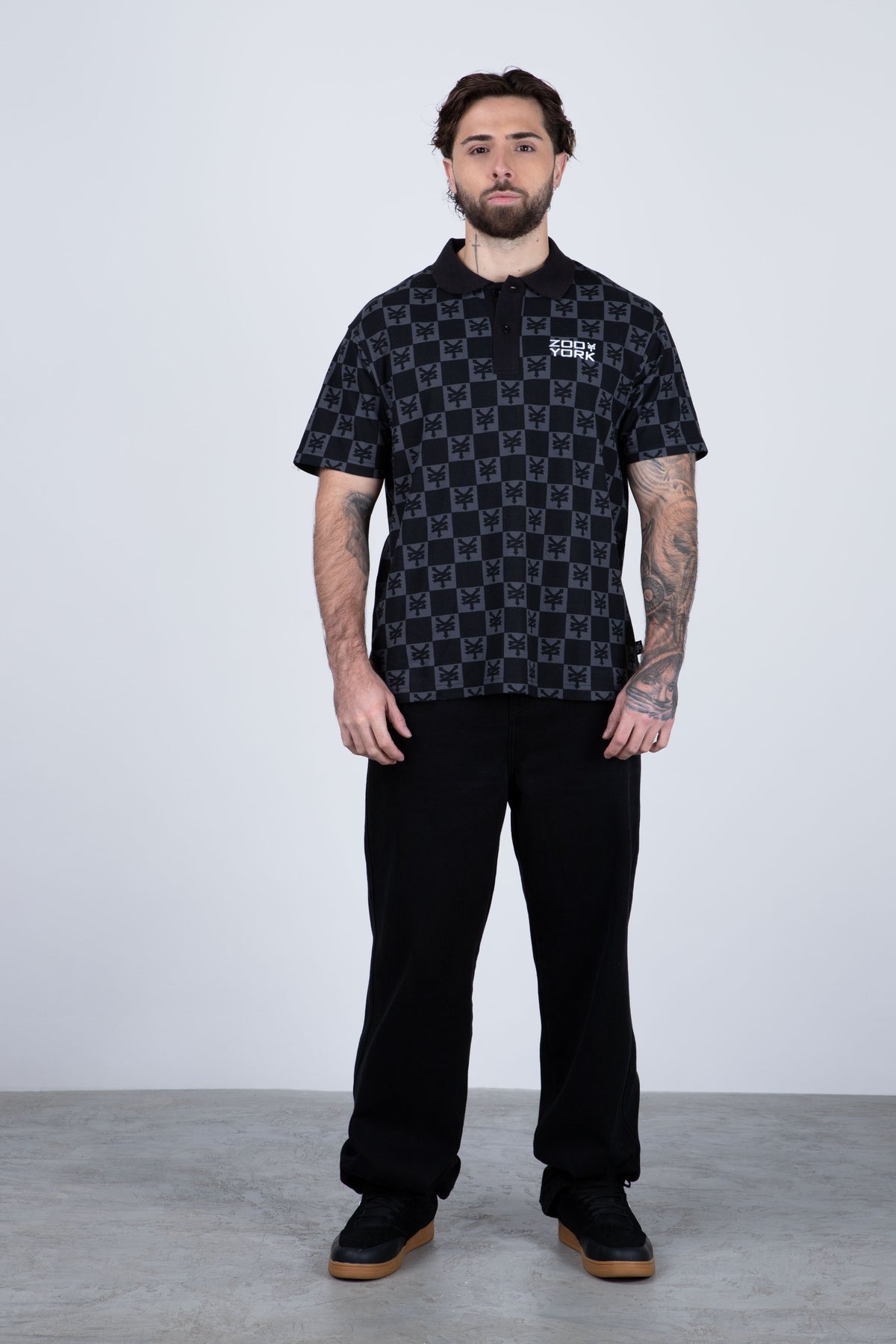 Polera Manga Corta Pique Monogram Negro