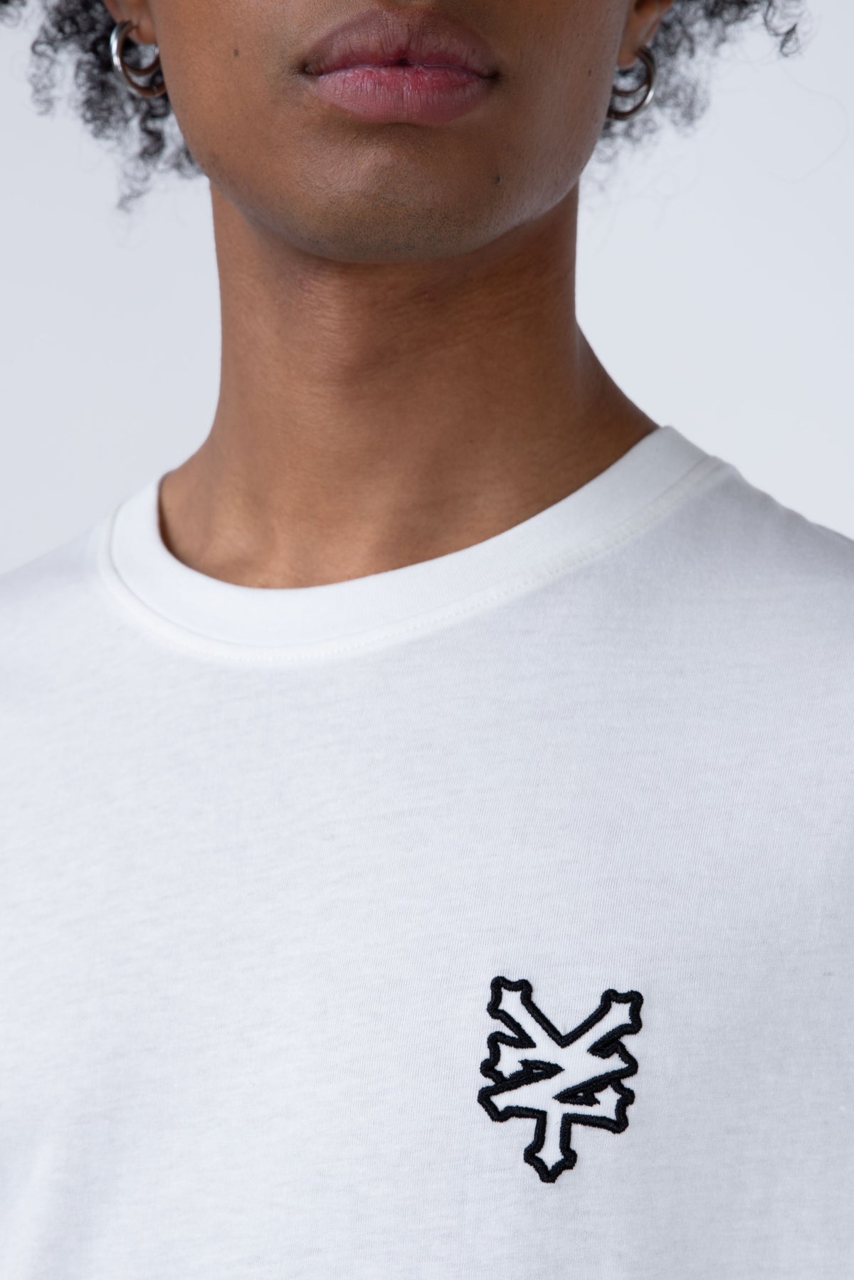 Polera Manga Corta Original Outline Blanco