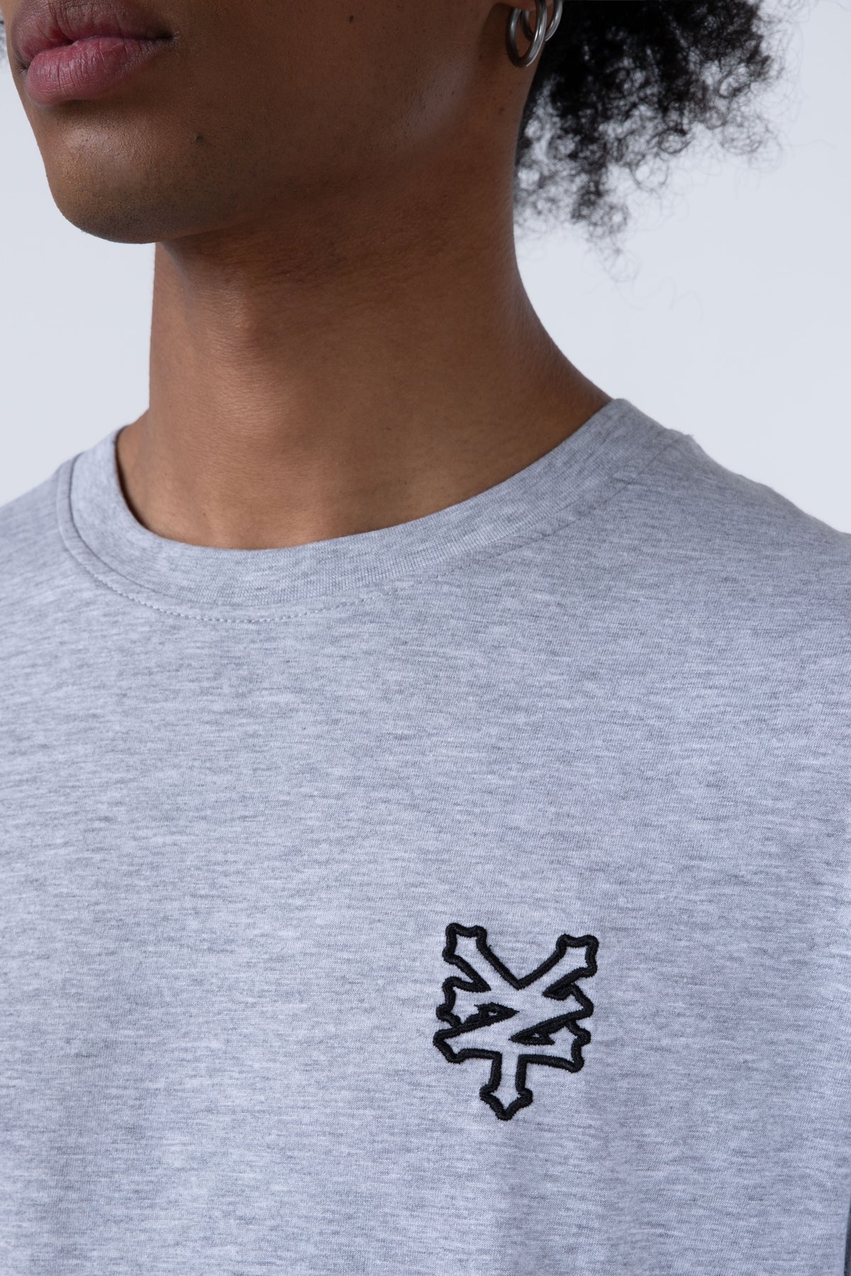 Polera Manga Corta Original Outline Gris